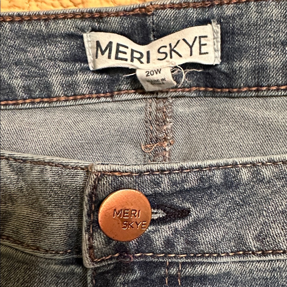 Size 20W Meri Skye Women's Cropped Blue Jeans - Picture 2 of 4